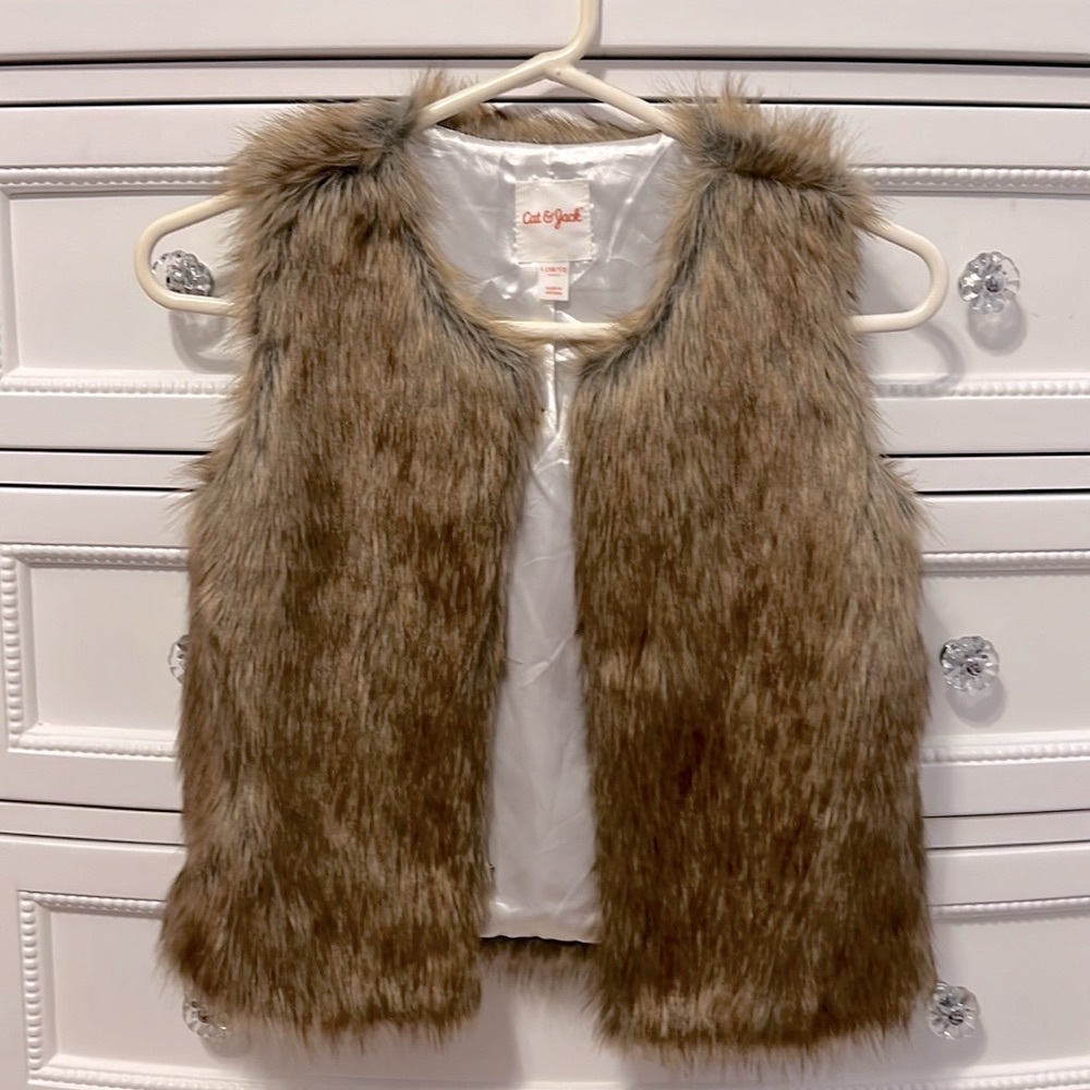 NWOT Cat & Jack Faux Fur Vest
